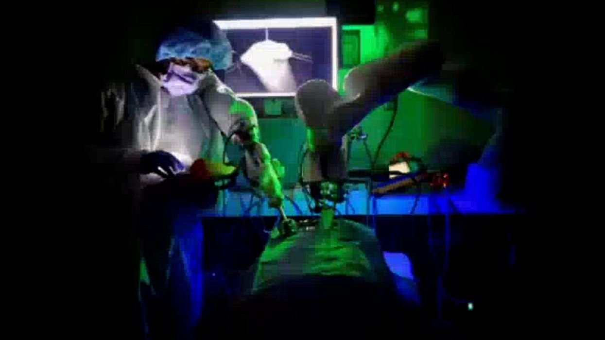 Robot performs keyhole surgery on pig without human help for first time
