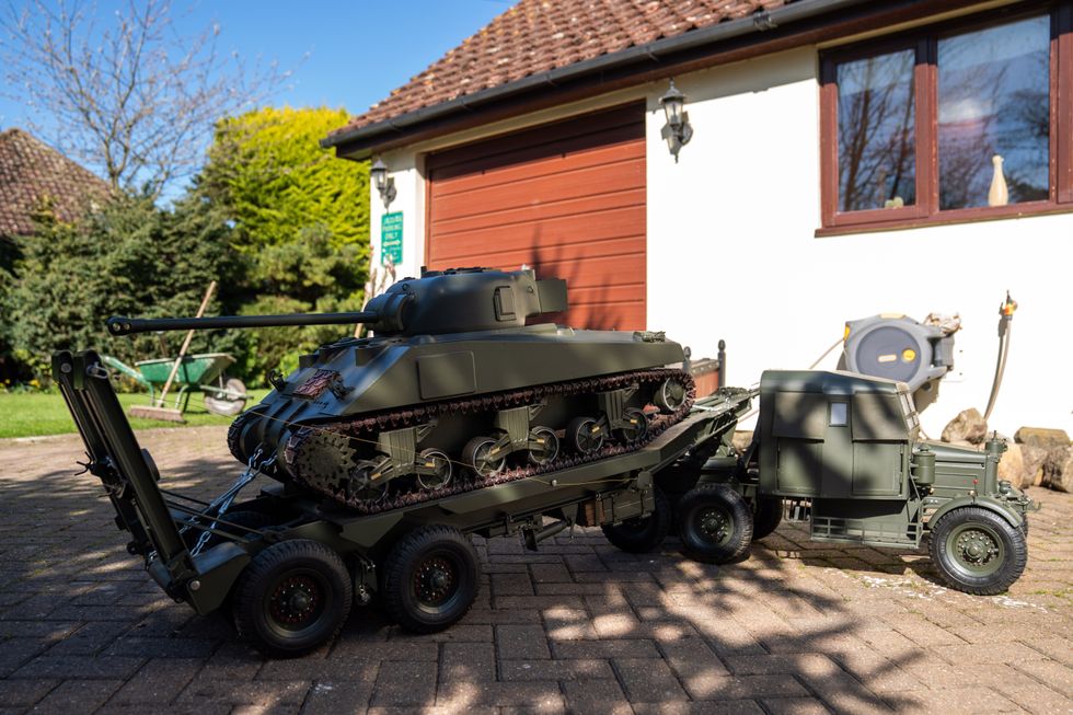 Engineer who was bored in retirement builds remote control tank and transporter