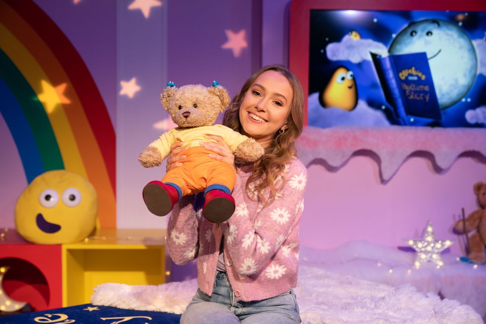 Rose Ayling-Ellis to sign CBeebies bedtime story