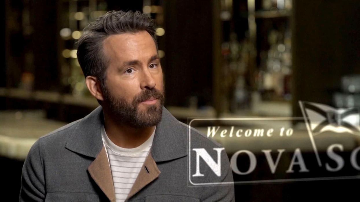 Nantwich Town destroys Ryan Reynolds with reference to one of his worst movies