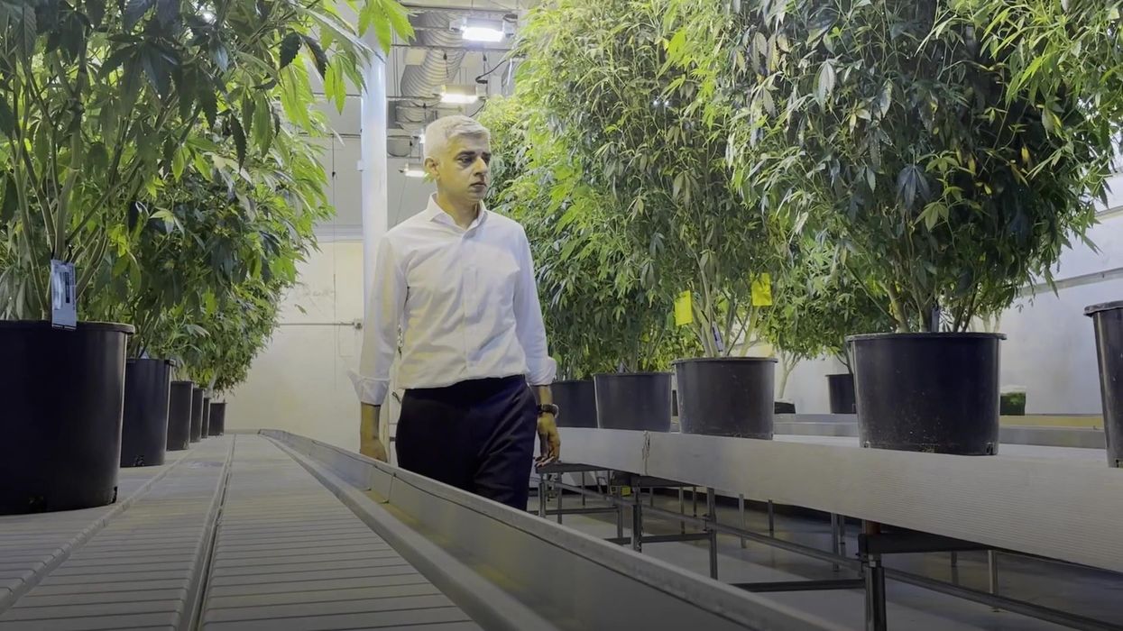 Snoop Dogg gives his blunt roller a raise due to inflation