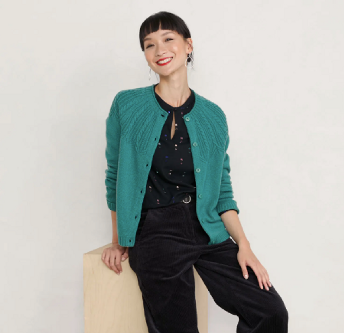 sand-song-cardigan-indy100