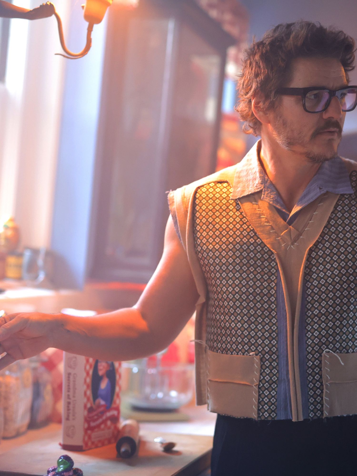 Sarah Paulson gave wages to Pedro Pascal so he could 'feed himself'