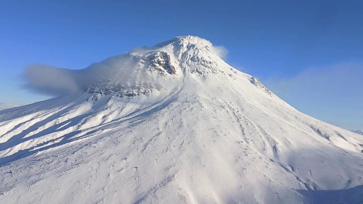 Warning issued over mile-wide volcano off US mainland after worrying development