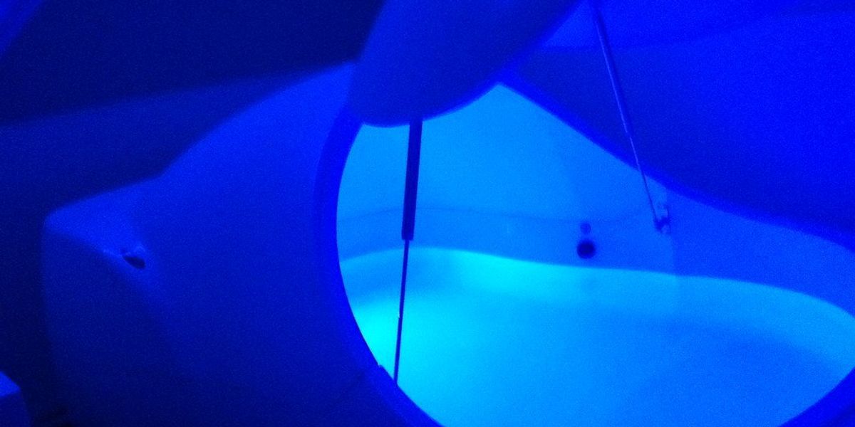 What is it like to float in a sensory deprivation tank for an hour ...