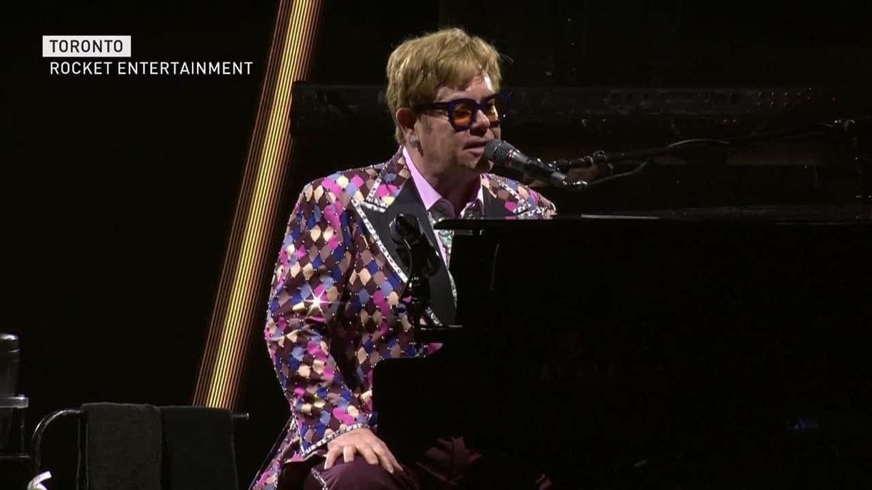 Anthony Bourdain's disgusted reaction to someone toasting the Queen is going viral