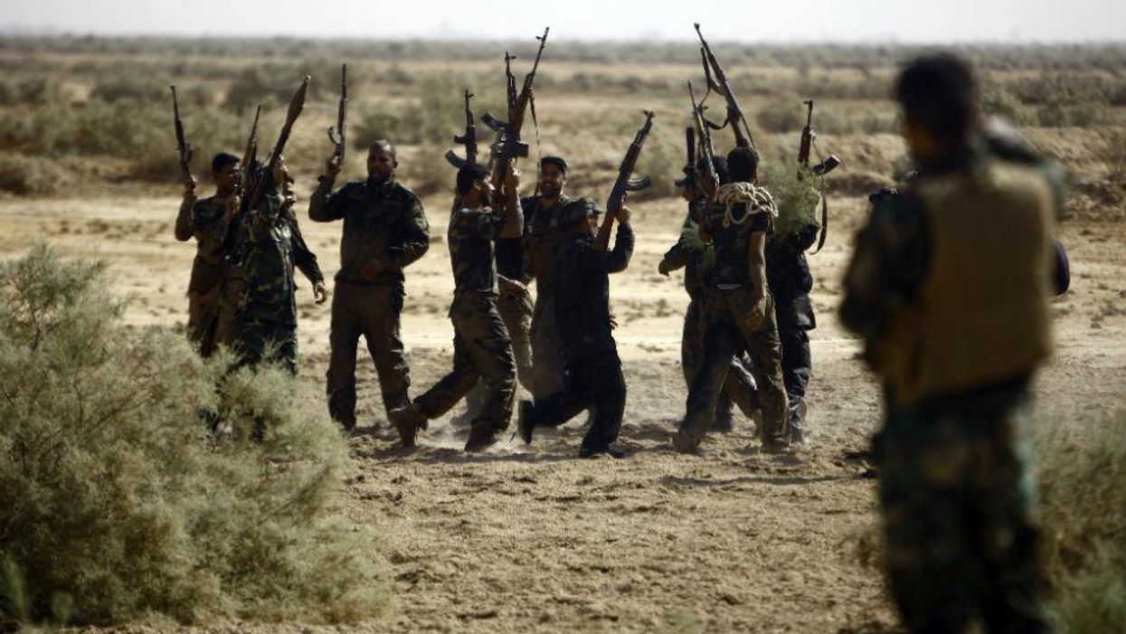 Shia fighters in training