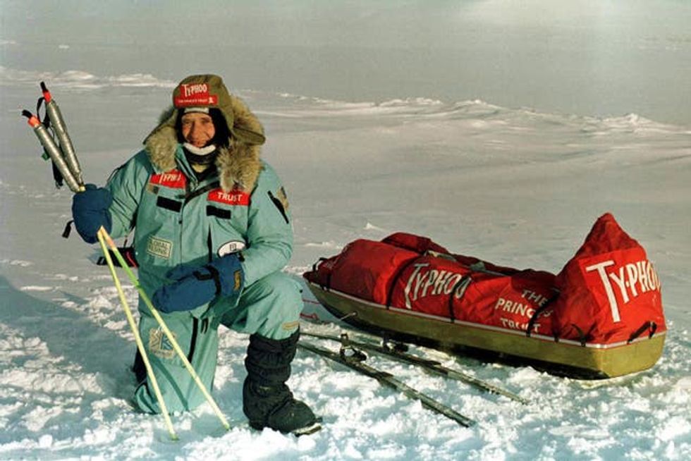 Sir David at Resolute Bay in the Arctic on the eve of his attempt of the first solo and unsupported expedition of the North Geomagnetic Pole in 1999
