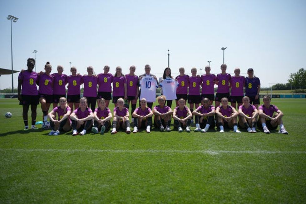 Sir Keir and Culture Secretary Lisa Nandy posed for a team photo
