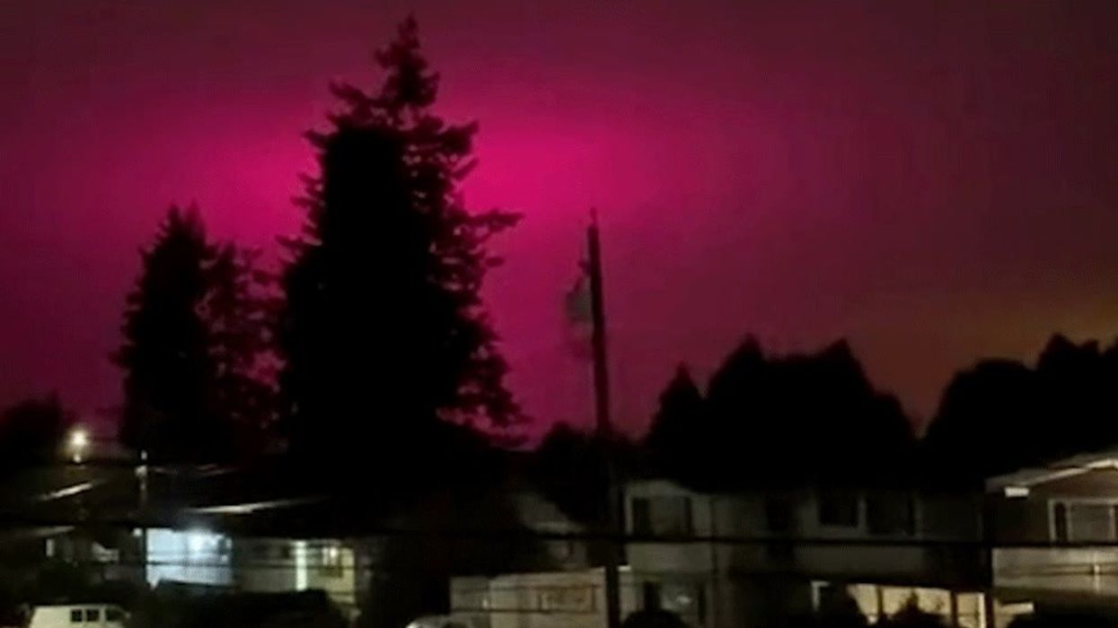 Truth behind Canadian skies 'glowing pink' is not what you'd expect
