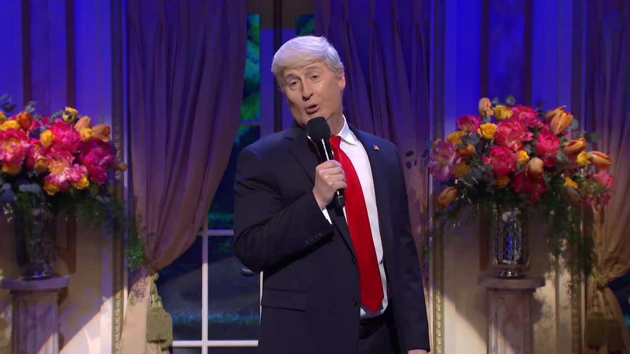 Surreal footage of Putin singing while cheered on by Hollywood stars resurfaces