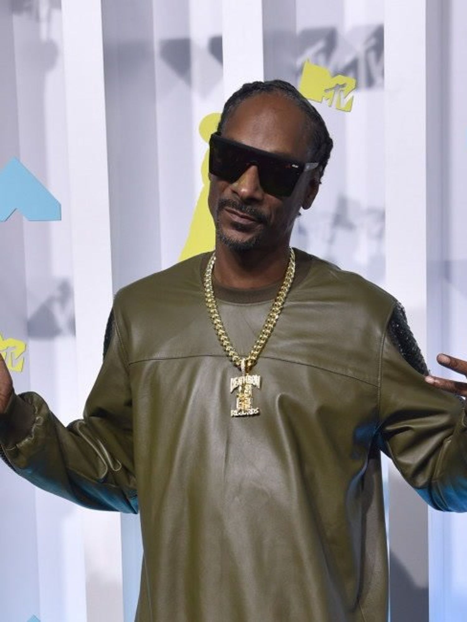 Snoop Dogg turned down $100m to pose naked on OnlyFans