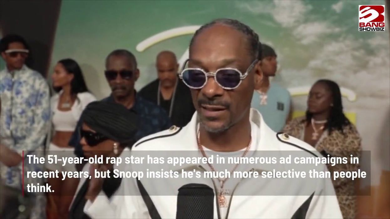 Snoop Dogg steals the show at Wrestlemania by dropping People's Elbow move on The Miz