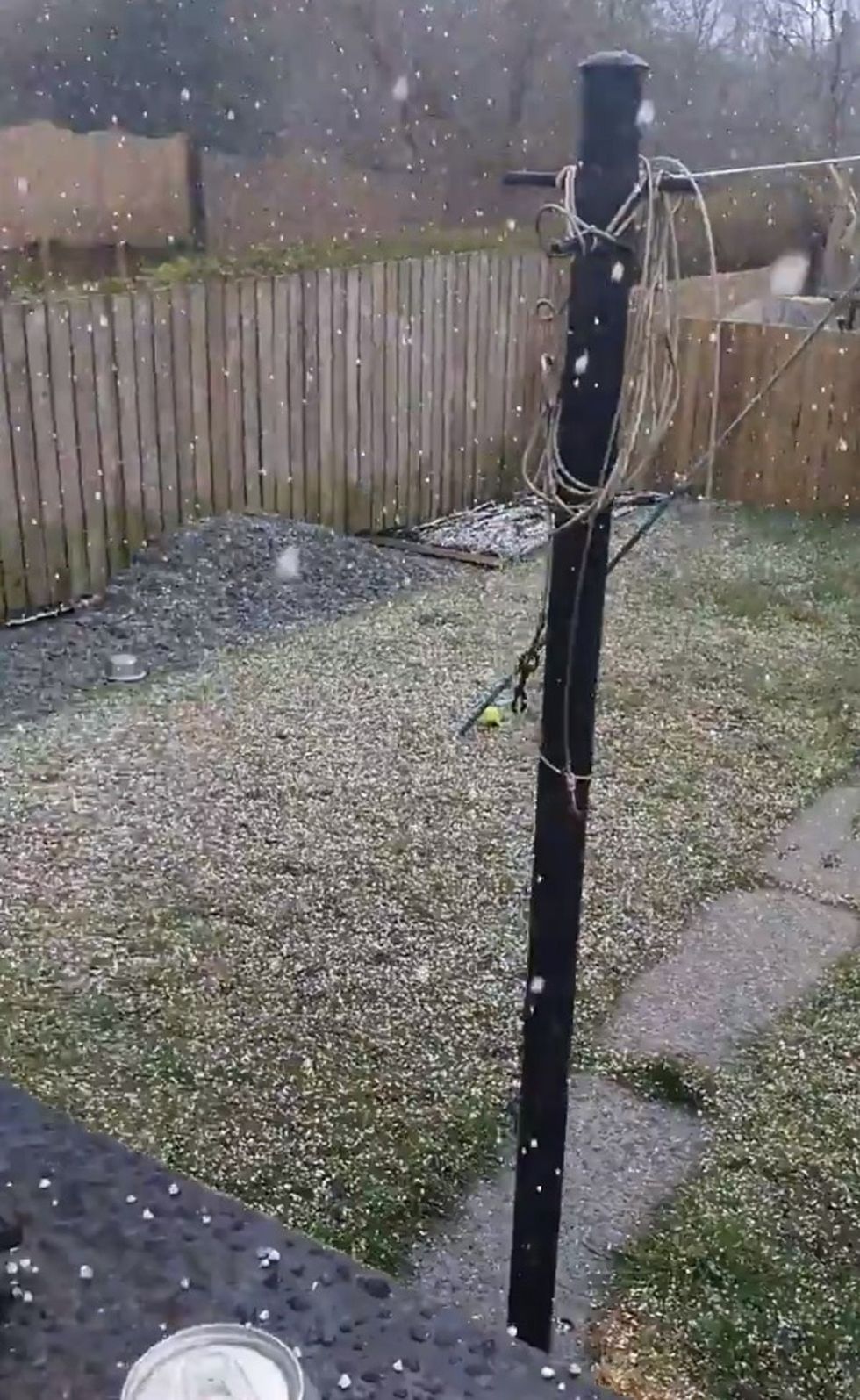 Snow falls in Glasgow in April 2021