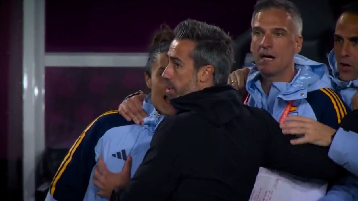 Spain's Jorge Vilda appears to grope female coaching staff during World Cup Final