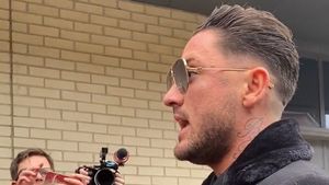 Stephen Bear takes selfies just moments before being jailed for ...