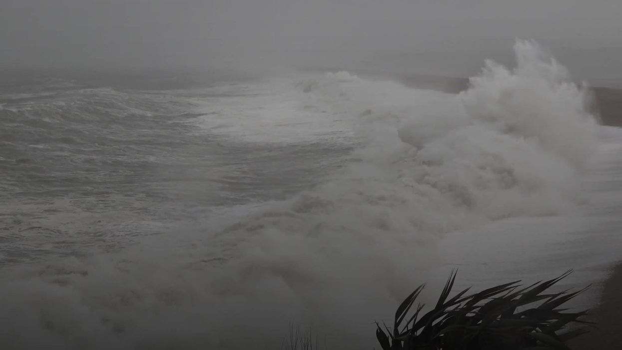 Passengers in London hit with travel chaos just days before Christmas