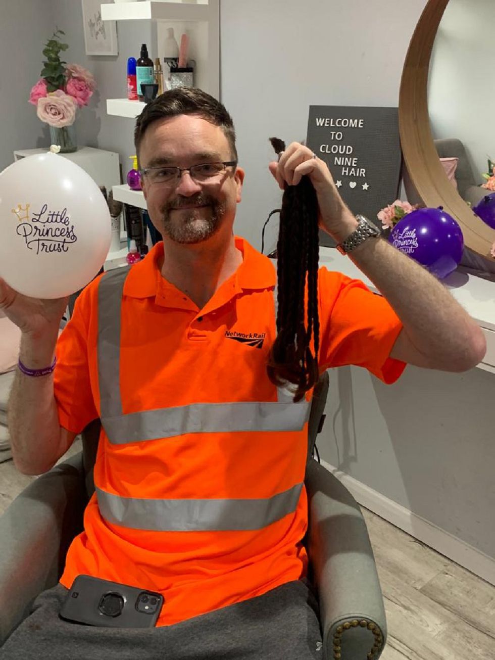 Man has first haircut for 41 months to make wigs for young cancer patients