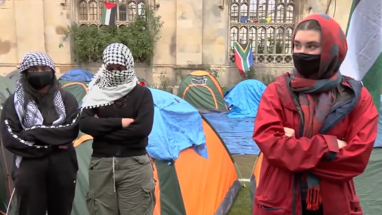 Suella Braverman blanked by Palestine protesters in 'embarrassing' video