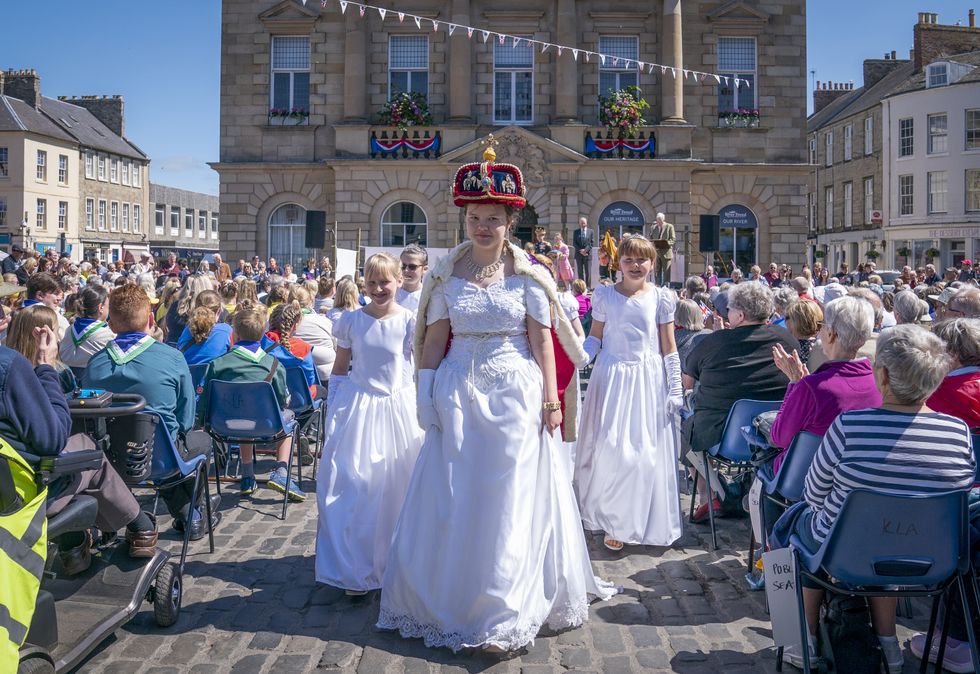 Children celebrate Platinum Jubilee with re-enactment of Queen’s coronation