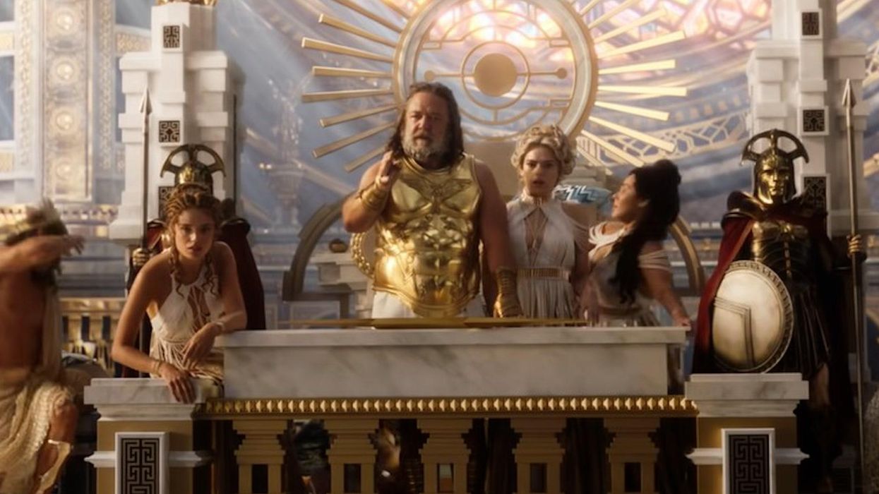 Russell Crowe criticised for taking photo inside Sistine Chapel which is strictly forbidden