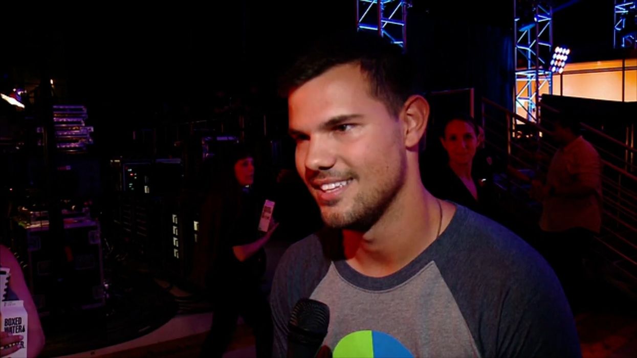 Taylor Lautner wins viral camera flip TikTok trend with 'Twilight' take