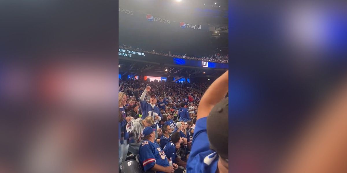 New York Giants fans boo Taylor Swift advert at NFL game | indy100