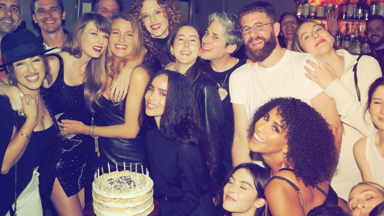 Taylor Swift fans can't believe the amount of celebrities in her birthday party photo