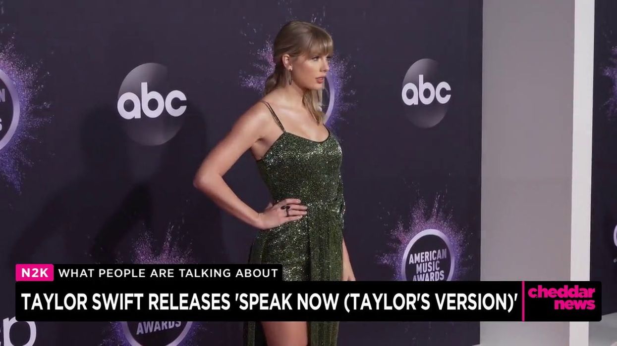 Taylor Swift surprises fans by bringing ex Taylor Lautner onstage