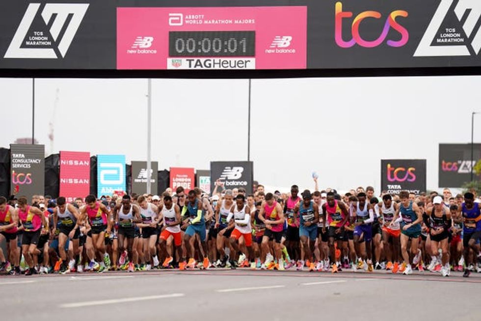 Thousands of runners take part in colourful London Marathon indy100