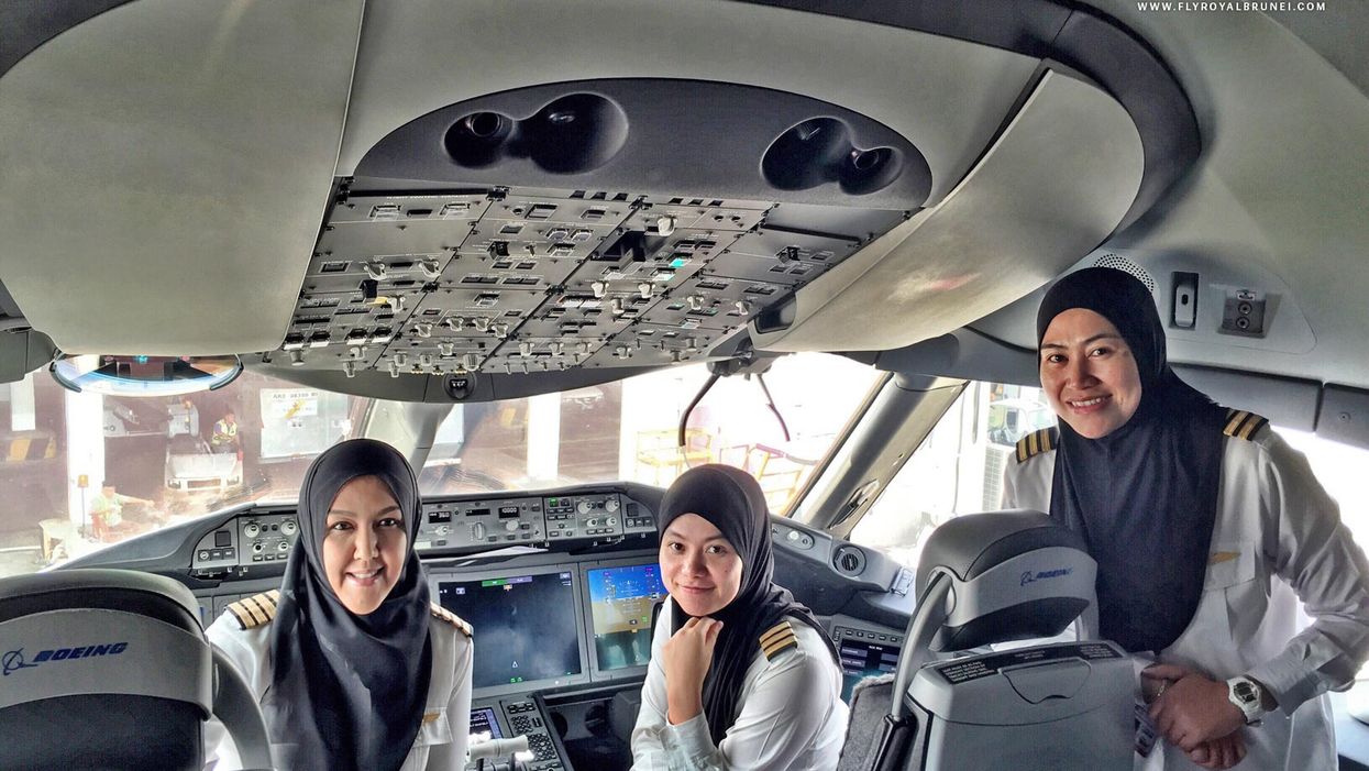 The all-female flight deck crew