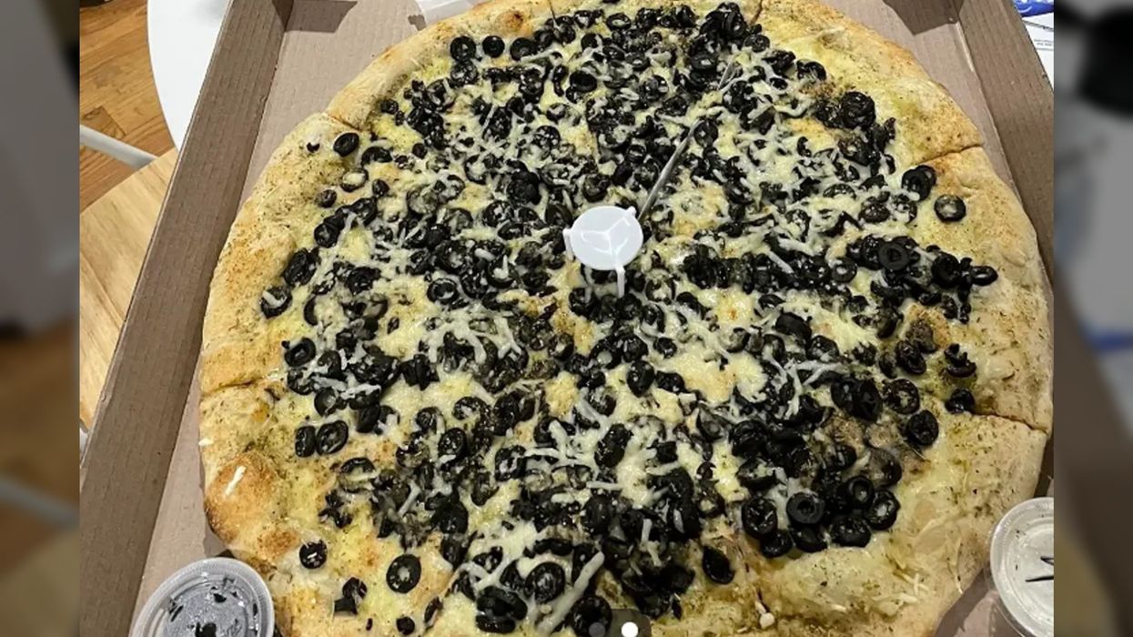 Restaurant praised for iconic response to customer’s heartbreaking pizza request