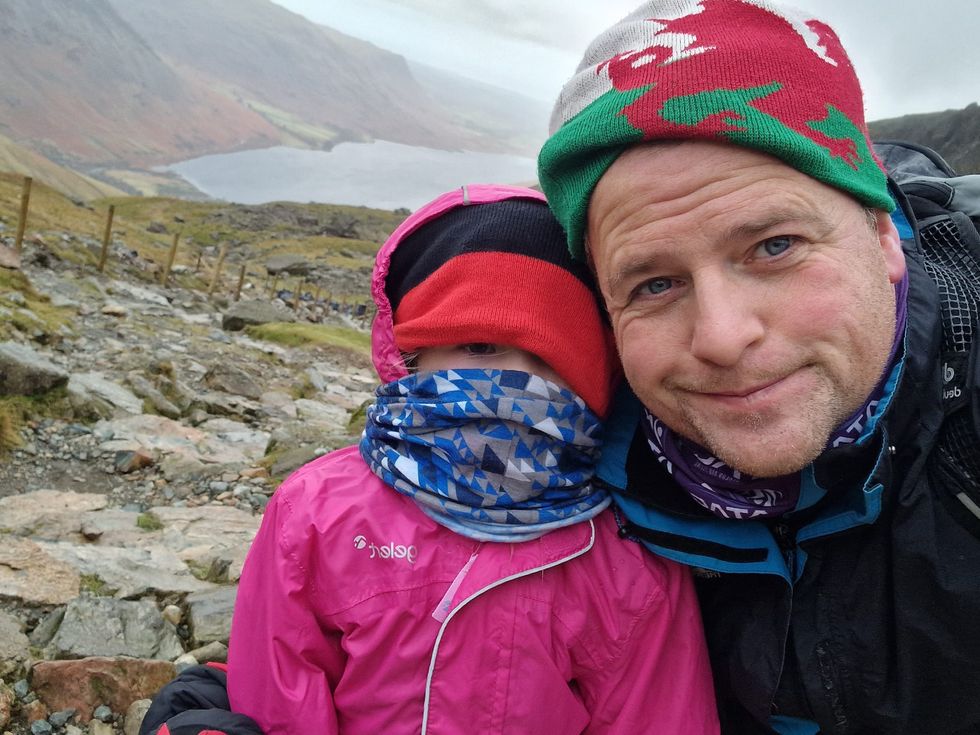 The five-year-old's father Glyn was with her every step of the way. (Glyn Price/JustGiving)