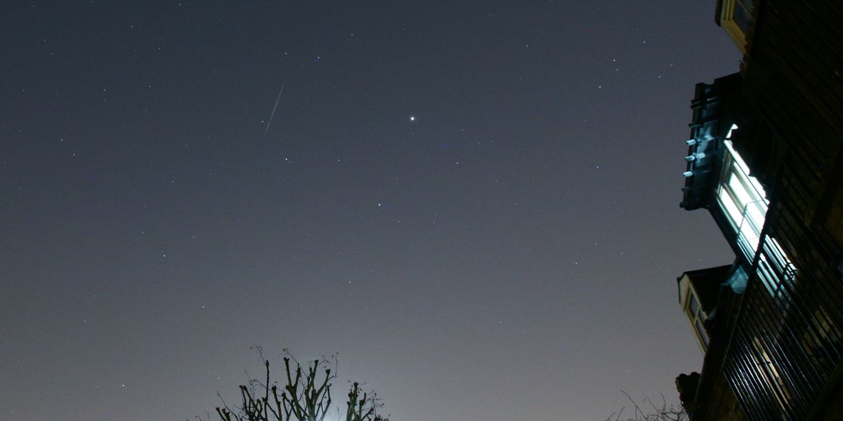 Geminid meteor shower night sky