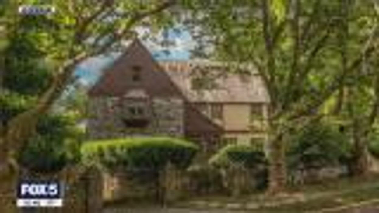 Woman complains to AirBnb about gross apartment - she was in the wrong place