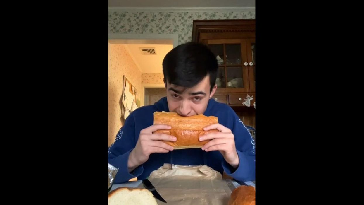 Chef reveals the perfect way to build an egg sandwich