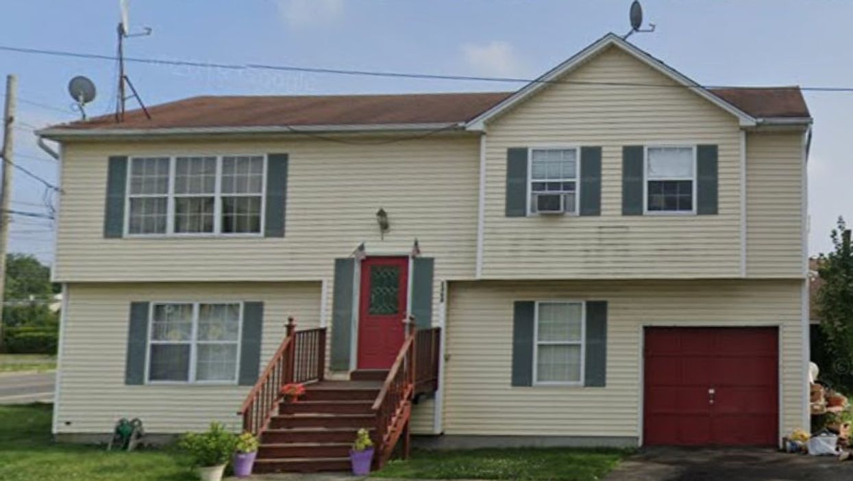 <p>The house on Kenmore St, New York, has been at the centre of years of legal disputes</p>