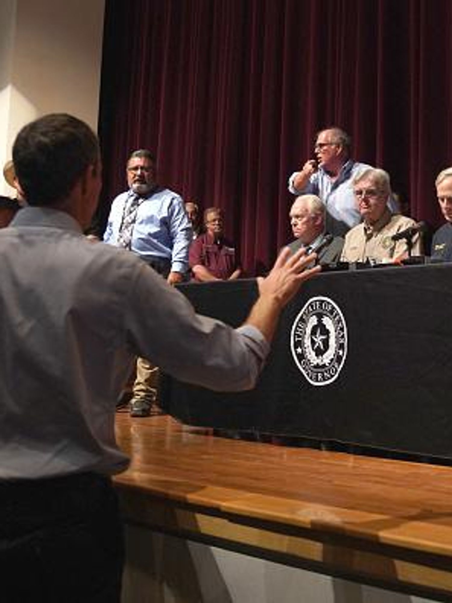 Uvalde mayor heckles Beto O’Rourke as ‘sick son of b***h’ for interrupting press conference