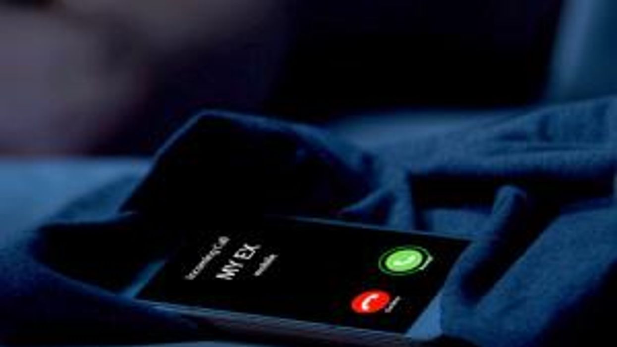 Woman sparks debate after not leaving a tip for a waiter who once ghosted her