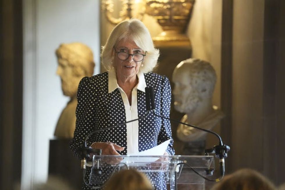 The Queen gives a speech during The Queen\u2019s Reading Room Festival at Chatsworth House
