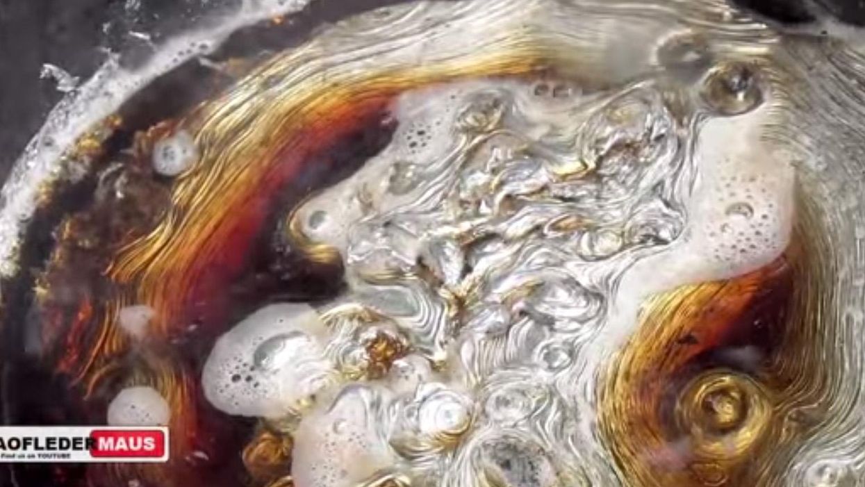 The reaction between molten lead and Coca Cola, as filmed by Taofledermaus