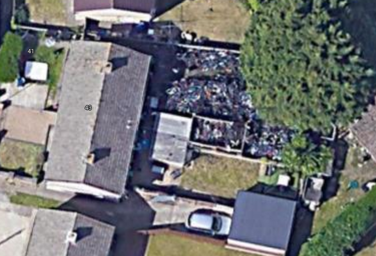 Google Maps picks up huge amount of stolen bikes in Oxford back garden |  indy100