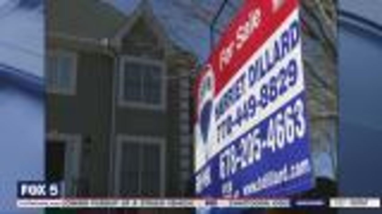 Florida real estate agent finds nude couple in pool of home she was showing a client