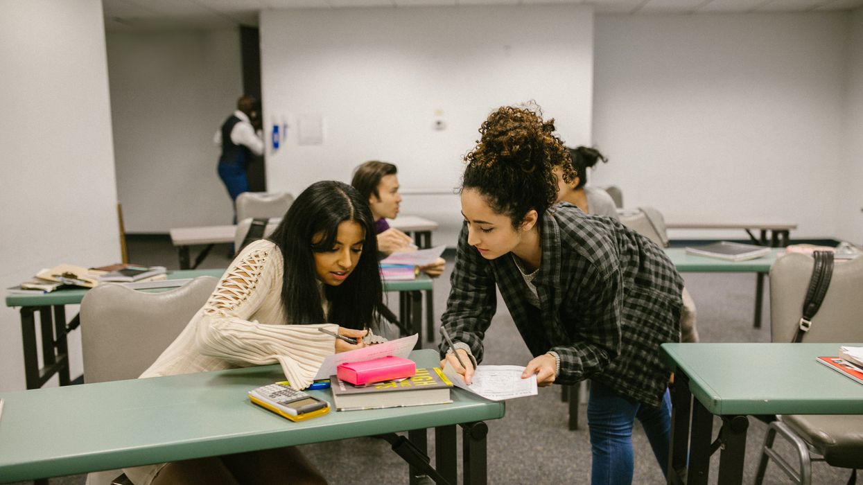 Teacher catches 14 students cheating with genius exam question
