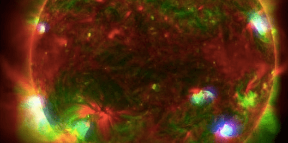 Never-before-seen light captured beaming out of the Sun | indy100