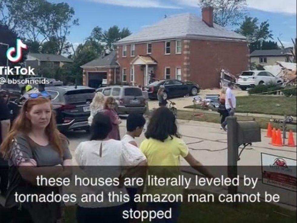 The TikTok user displays the destruction on the street.