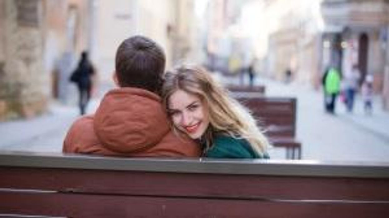 10 tips to make sure your relationship survives Christmas, according to an expert