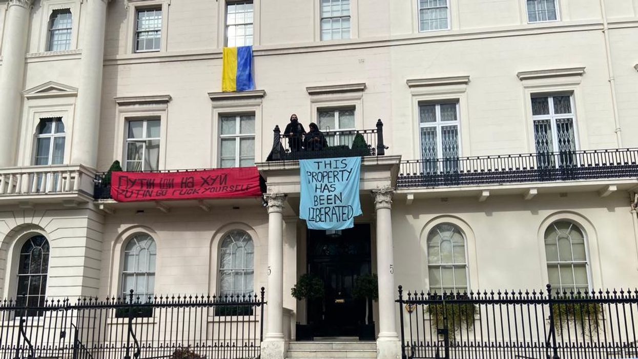 Squatters have occupied a Russian oligarch's mansion and people love to see it