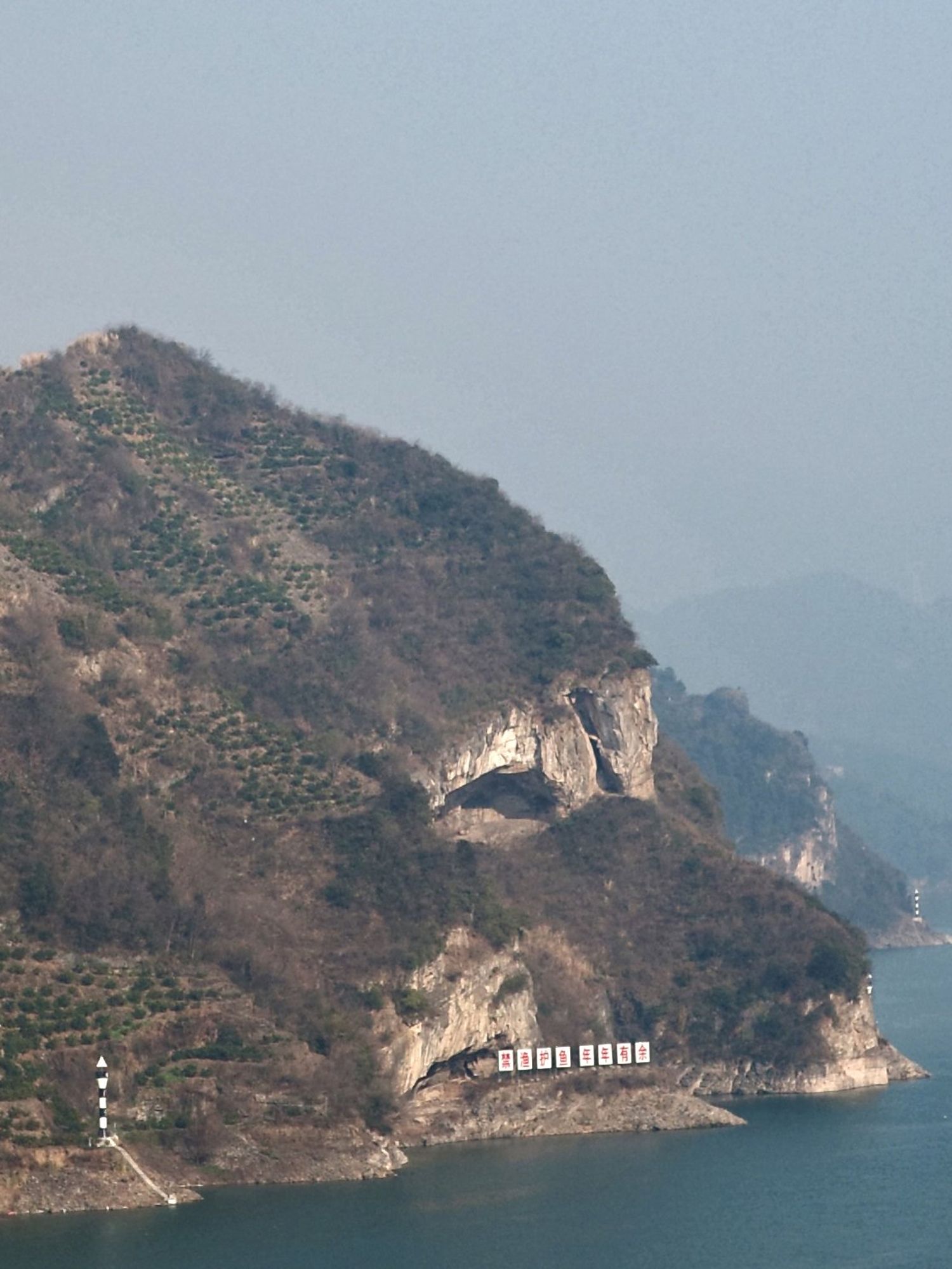 'Puppy mountain' photo becomes popular tourist destination in China