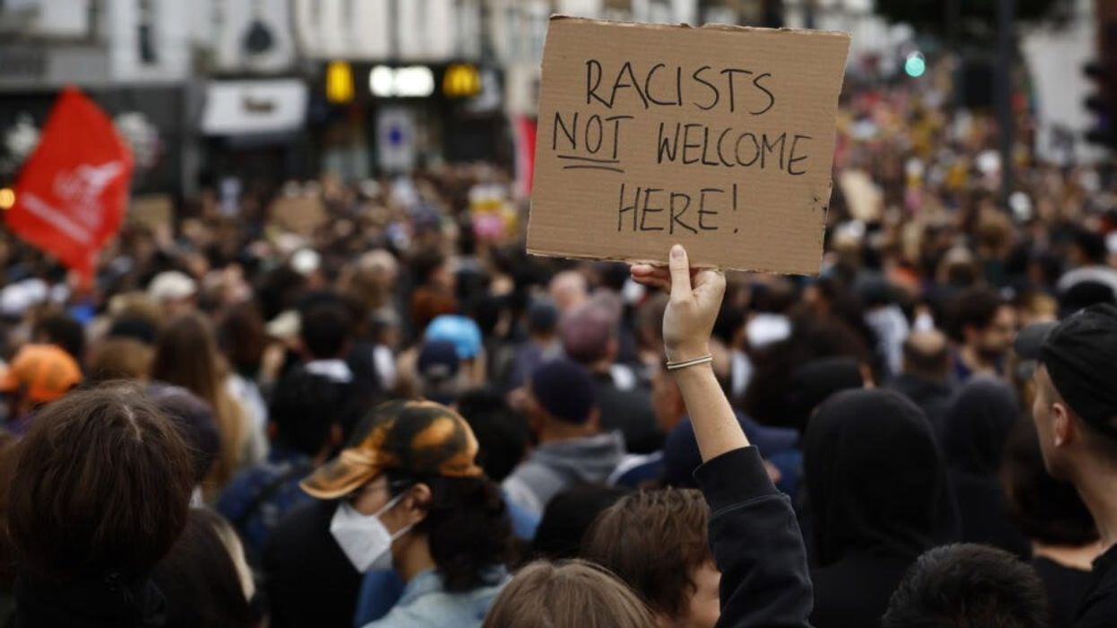 Far-right ridiculed for ‘occupying’ Blackpool roundabout with shouts of 'take the island back'